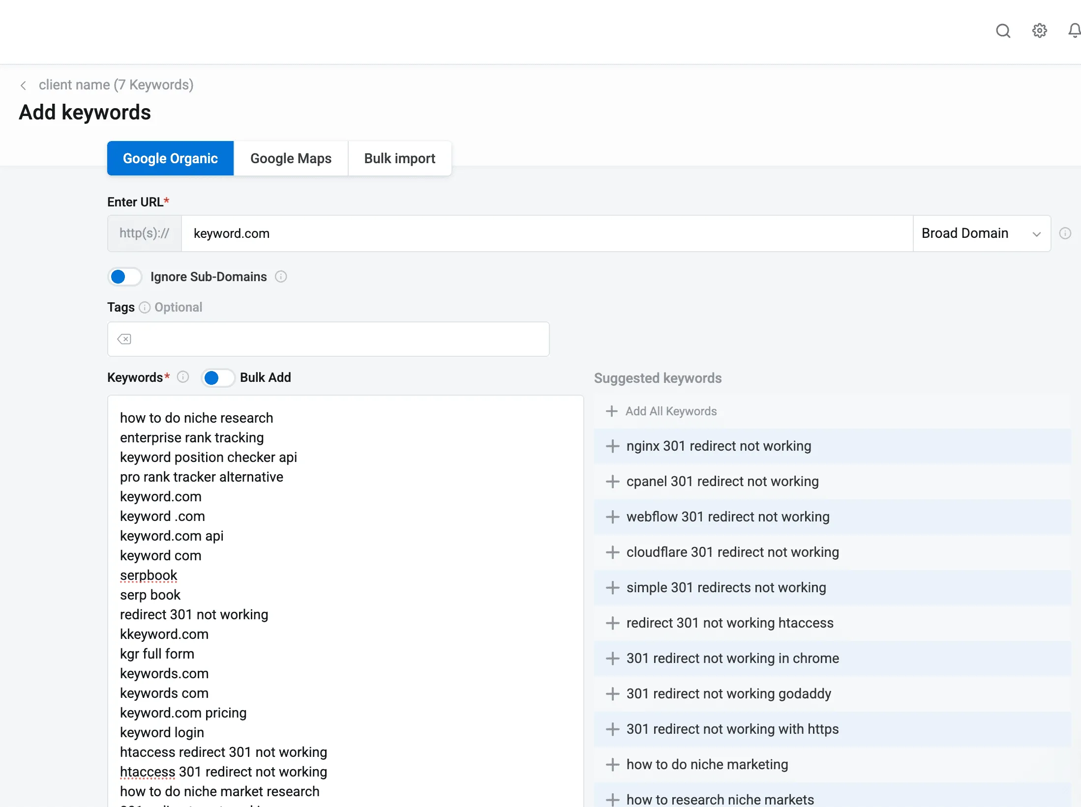 Interface de saisie pour ajouter des mots-clés et des suggestions dans Keyword.com.